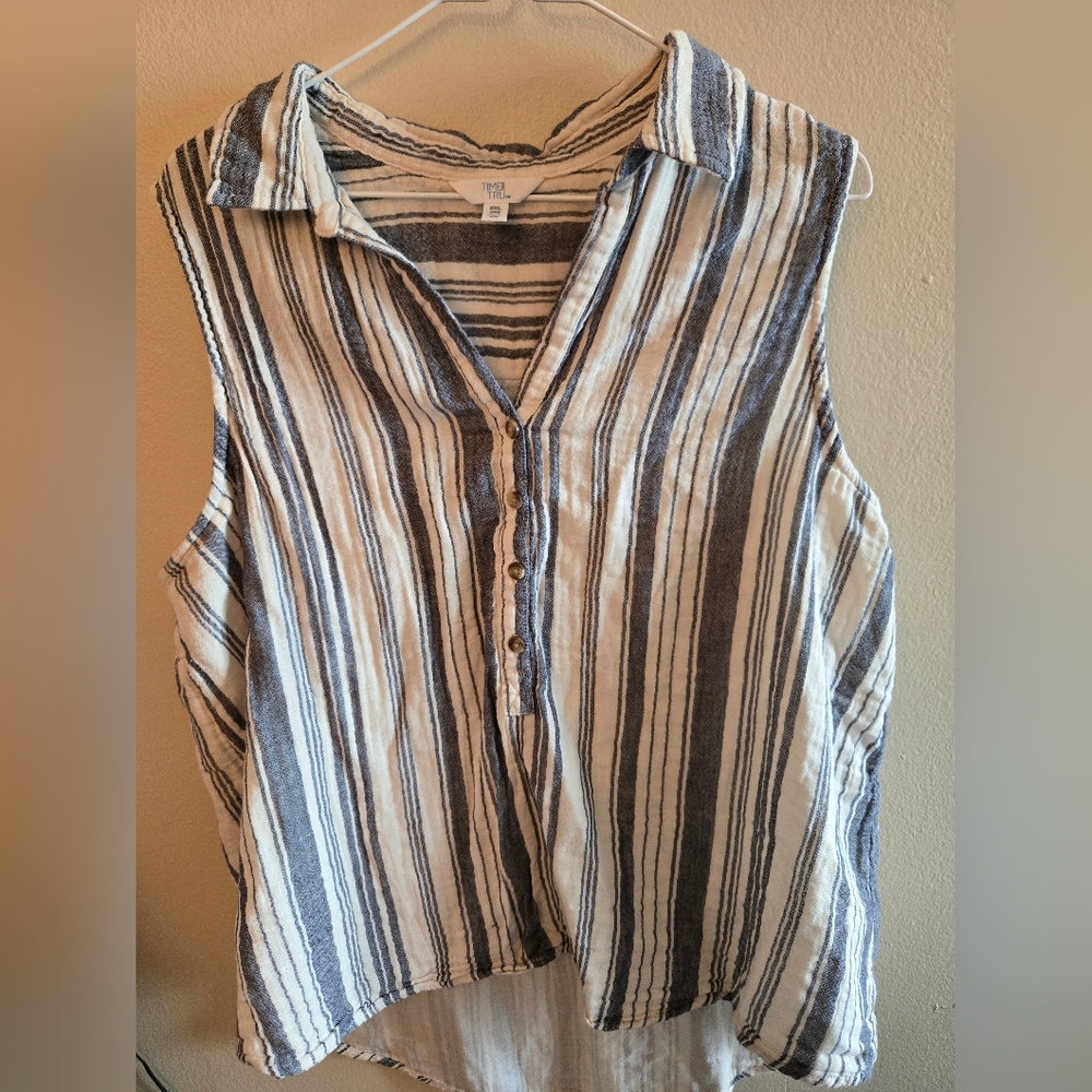 Time and Tru Navy and White Casual Button Down Shirt